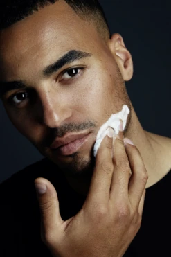 Protect+Care Rasierschaum -Berühmt Kosmetikladen MAM 7978907 SHOP IMAGE 1.4