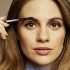 Maybelline New York Express Brow Ultra Slim Augenbrauenstift Nr. 01 Blonde -Berühmt Kosmetikladen MAM 8253177 SHOP IMAGE 1.4