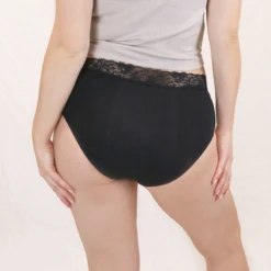 Periodenunterwäsche Hipster Strong, Schwarz - S -Berühmt Kosmetikladen MAM 8762178 SHOP IMAGE 1.4